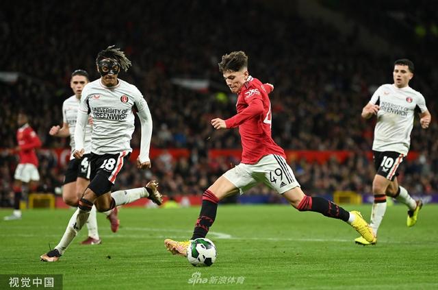 的两名备受 的两名备受